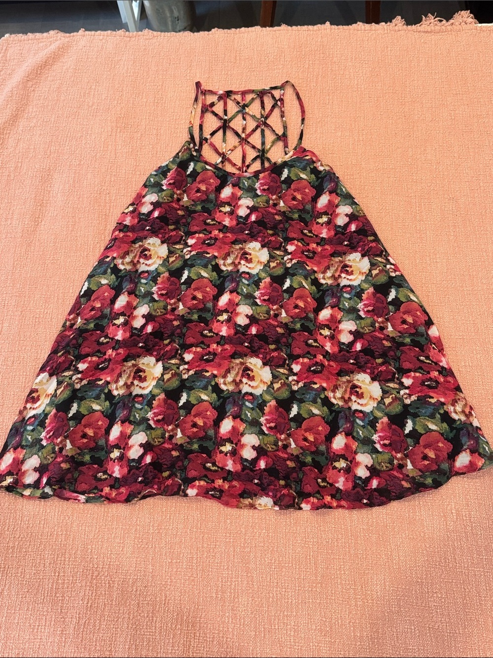 Forever 21 small wm’s Red Floral Strappy Mini Dress - lined